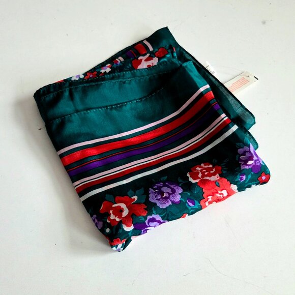 NWT / NOS Vintage Bill Blass 100% Silk Floral Square Scarf Made in Japan - Picture 9 of 10